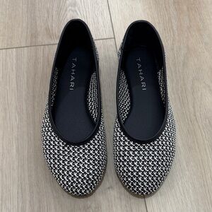 Tahari Monochrome Houndstooth Loafers